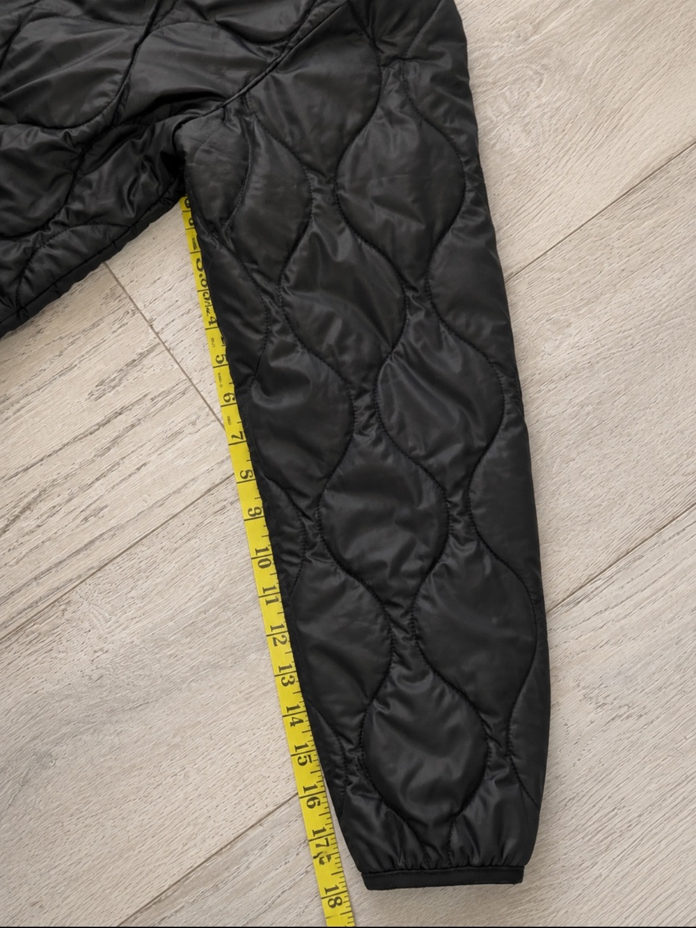 NWOT Everlane The ReNew Long Liner charcoal Black jacket coat quilted Small - Picture 16 of 16